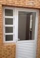 /album/galeria-de-fotos-pagina-inicial/porta-de-aluminio-com-janela-basculante-jpg1/